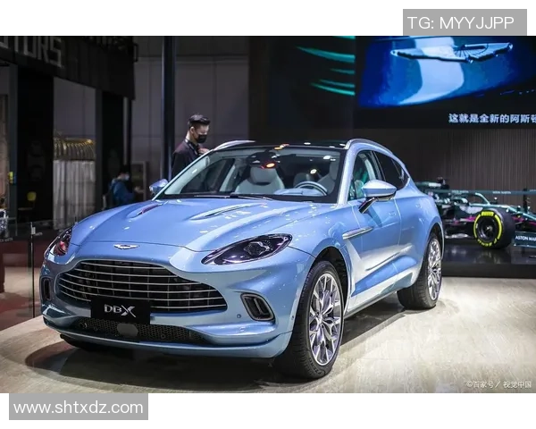 阿斯顿马丁与足球的完美结合：跨界合作引领豪车与体育新风潮